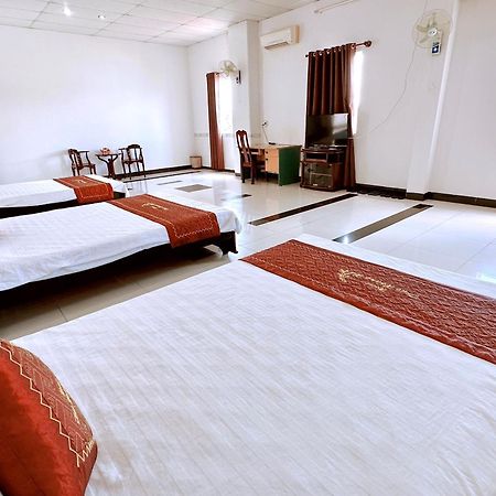 Truc Hoang Ha Hotel Kon Tum Exterior photo