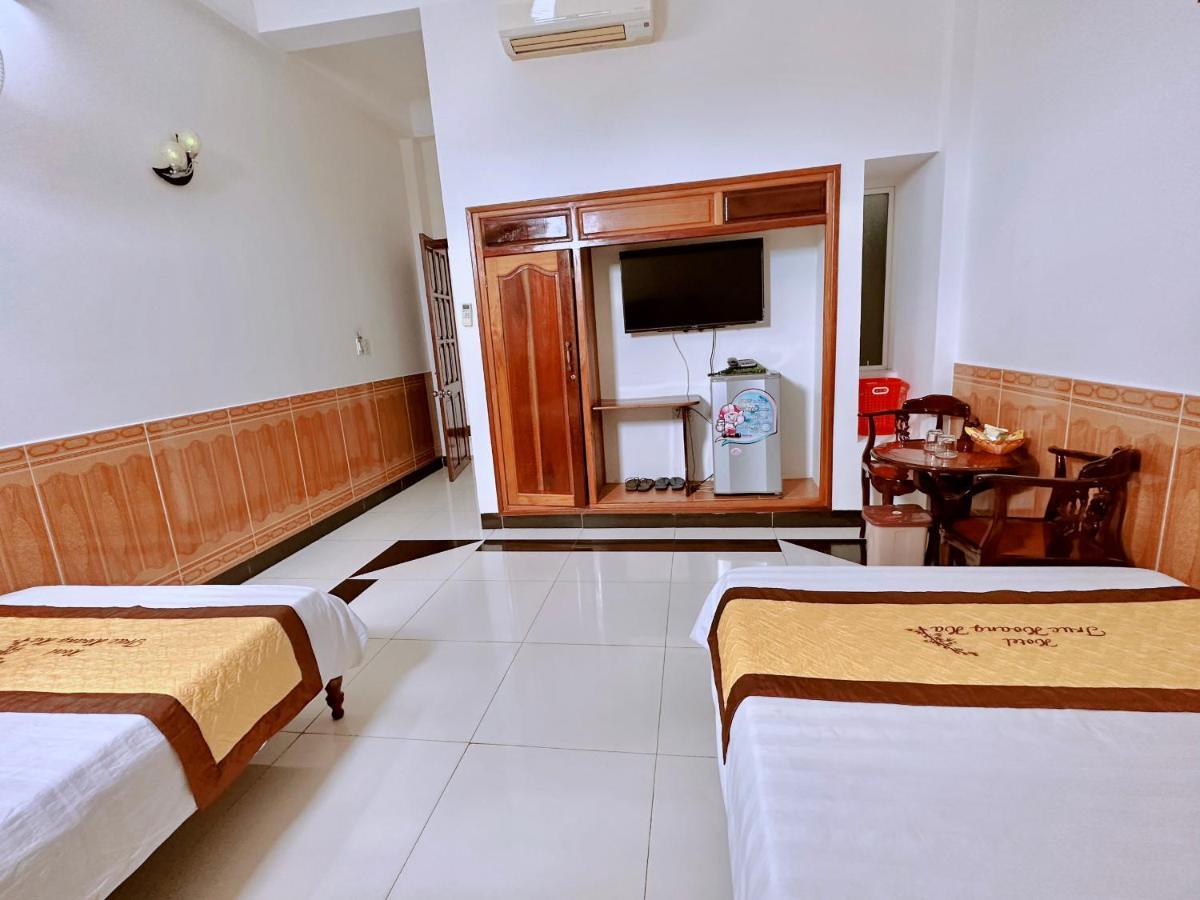 Truc Hoang Ha Hotel Kon Tum Exterior photo