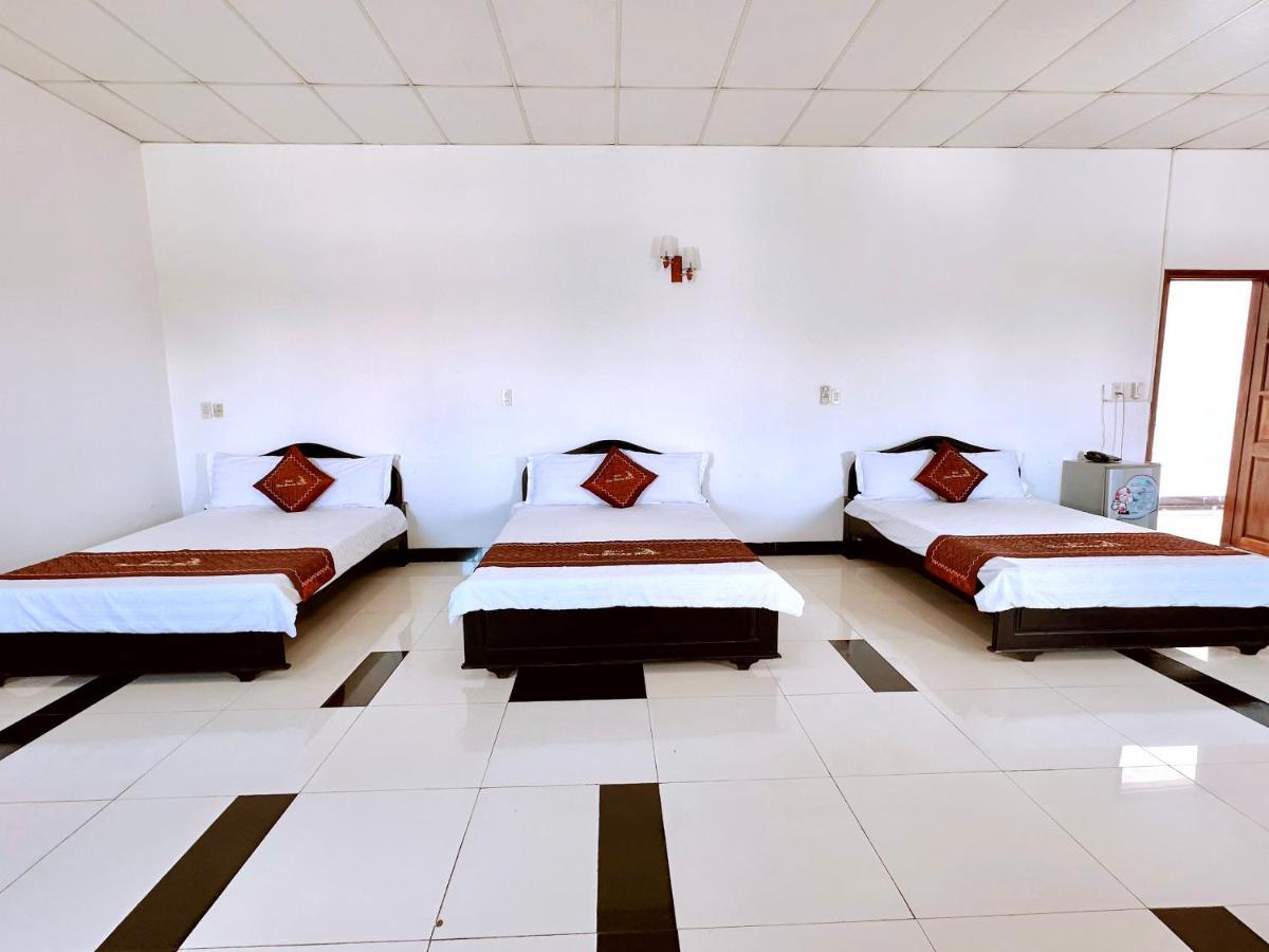 Truc Hoang Ha Hotel Kon Tum Exterior photo