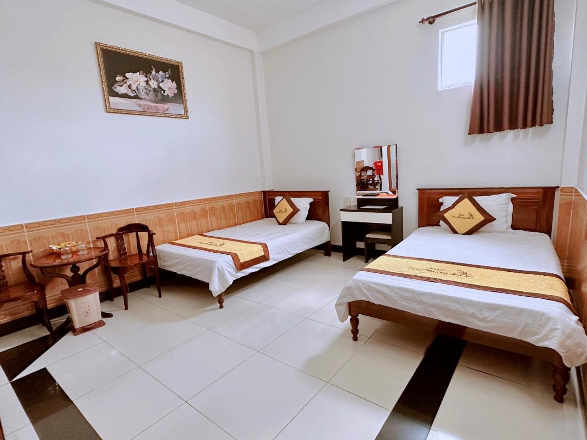 Truc Hoang Ha Hotel Kon Tum Exterior photo