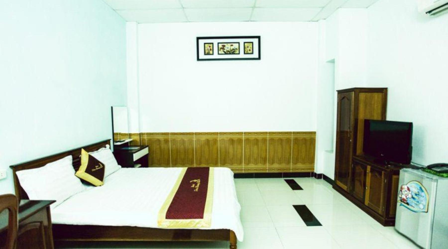 Truc Hoang Ha Hotel Kon Tum Exterior photo